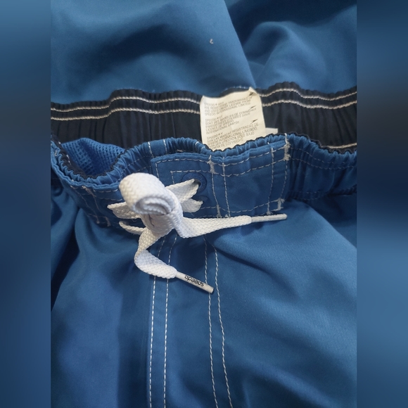 Never worn Men's Speedo swim trunks XL - Picture 7 of 7